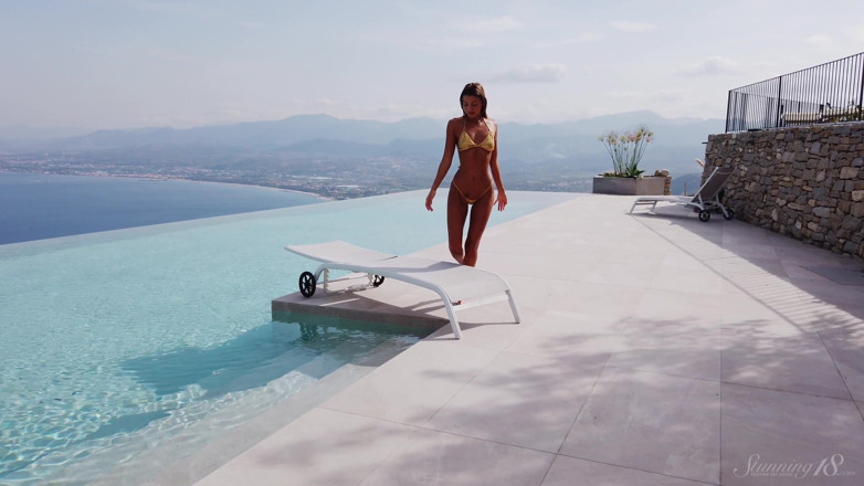 Stunning18: Schwimmbad über dem meer