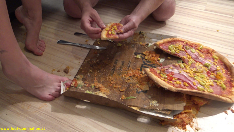 Foot Girls: Footdom Pizza Pedicure Feeding!