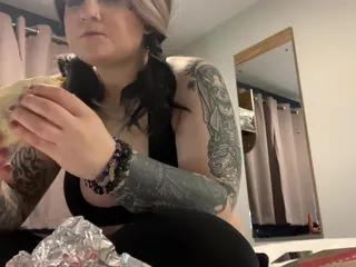 Goth Girl Mukbang with Tacos Full Video on Fansly