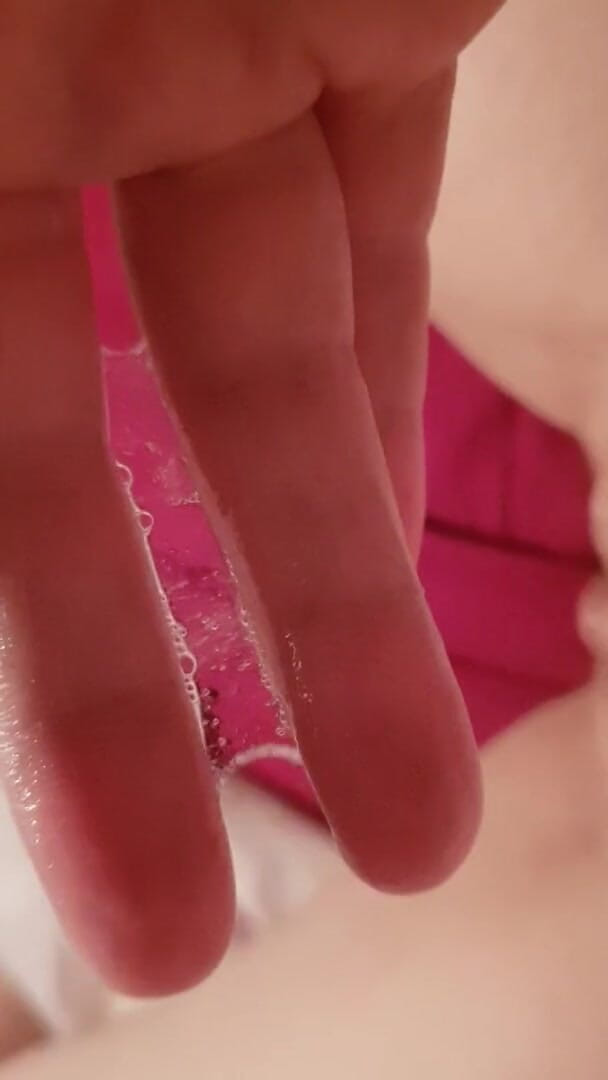 Sexy Legs Emma: Wet &amp; sticky