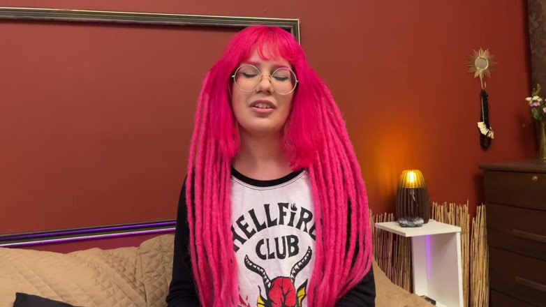 Quente club: Geekiges mädchen hardcore anal