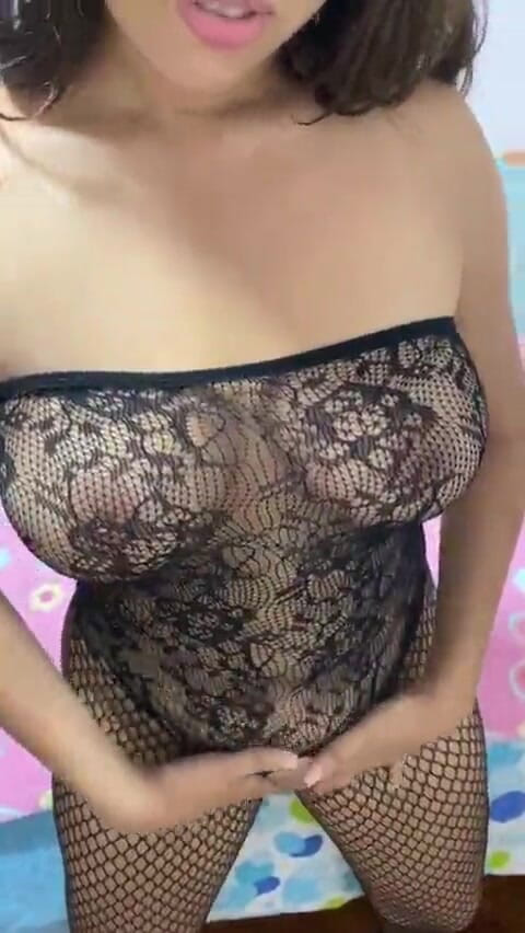 Egyptian taboo clan: Mengongkeknya dalam stoking badan sudut pandangan pertama