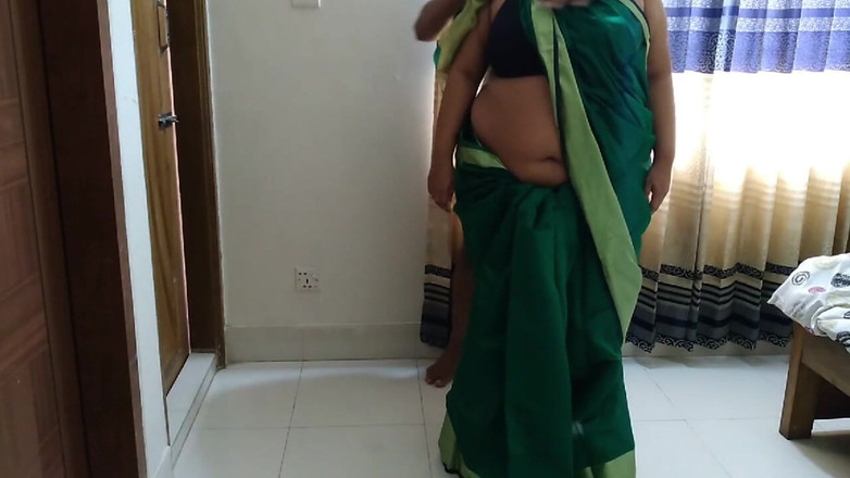 Aria Mia: Ateşli yenge debar jab patni banyo pas gea tarafından sikiliyor