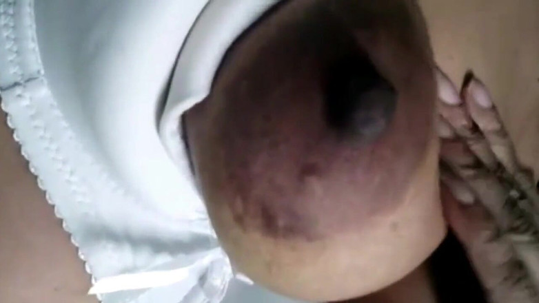 Miya White: Индийская сексуальная жена показывает и мастурбирует ночью