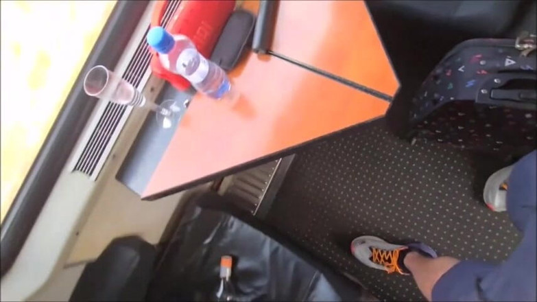 Christi: tren men chudaee karte hue pakra gaya. Omg 