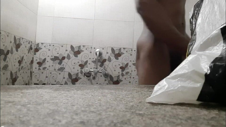 Wheyincognito: Horny Boy in the Bathroom Showering