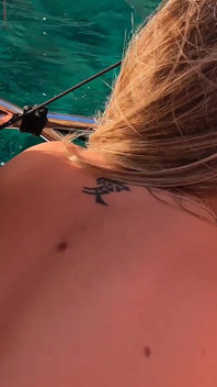 Caliente follada en primer plano en el barco