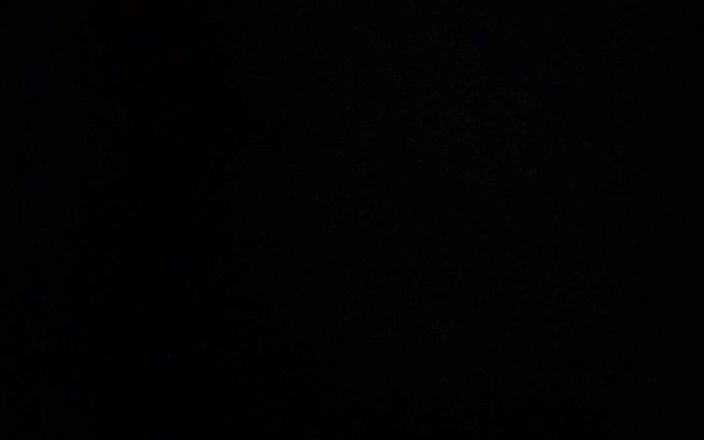 Deepthroat260: Ексгібіціоніст вночі на відкритому повітрі голий чувак ходить