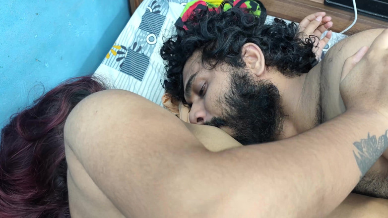Vaigavarun45: Urut kaki dengan tetek menghisap