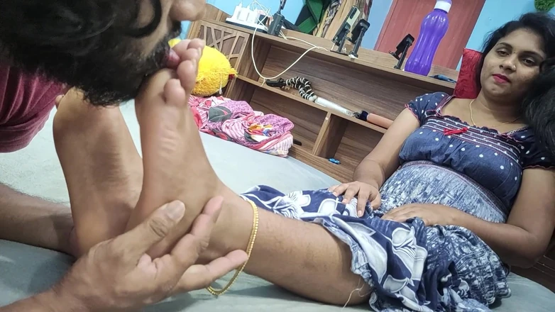 Vaigavarun Feet romance: Leccare i piedi romanticismo