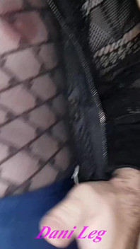 Dani ben enorm sperma på spegel i kroppsstrumpor