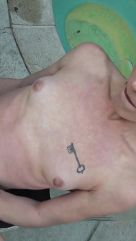 Hermosa trans Carrie Emberlyn se corre!