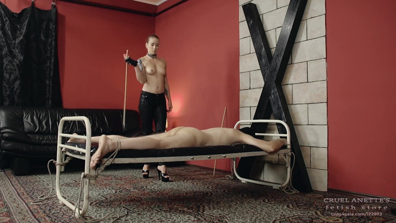 Cruel Anettes fetish world: Dickes auspeitschen