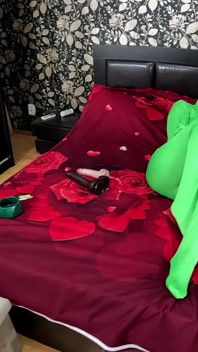 Đầy đủ Zentai encasement đồ chơi chơi. Bbc dildo trêu chọc, tát âm hộ và hút thuốc thông qua nylon