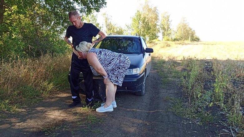Zona901: Psal veřejně v přírodě, ošukal sousedku do pusy a naplnil...