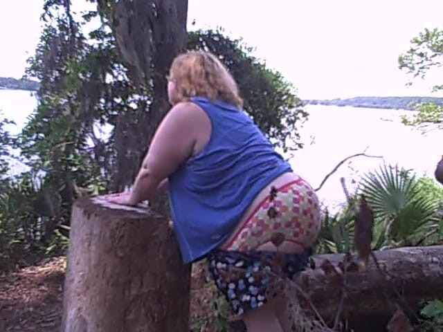 BBW nurse Vicki adventures with friends: Country folks spanking