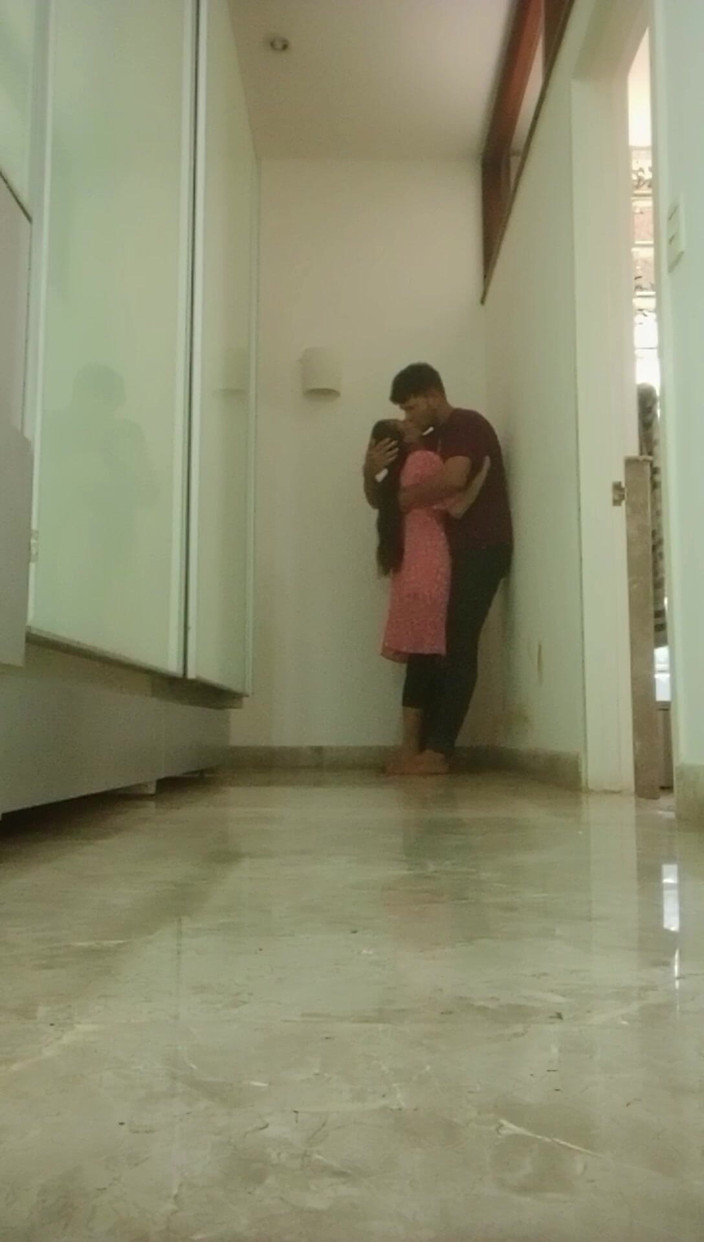 Raitorani: Trabajo de mucama