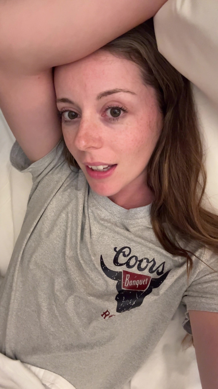 Nadia Foxx: Orgasmus před spaním s mojí Hitachi