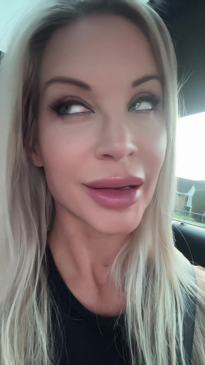 Miss Sally: Wydanie wkrótce