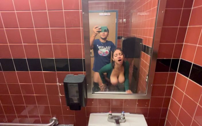 Hailey Rose: Whole foods openbare badkamerseks (echte amateurvideo met Hailey Rose)