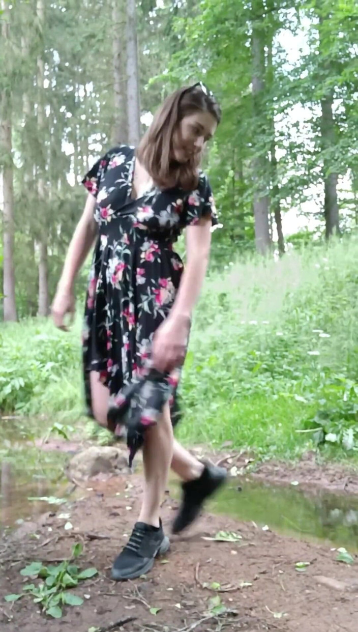 PeMy studio: Трах в лесу с моей шлюховатой сводной сестрой