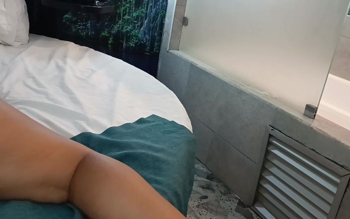 1lindapareja: Arabská nevlastní dcera je ošukaná velkým ptákem starého egyptského muže