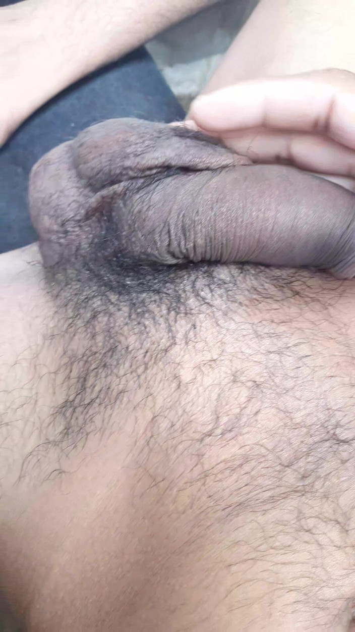 Che: Мягкий черный член крупным планом