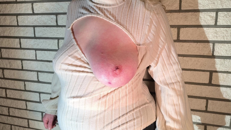 Bouncy Tits Action: Haar naakte tieten gebruiken voor Valentijnsdag