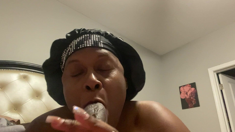 Luscious: चूसना और चाटना