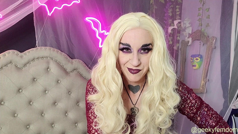 Geeky Femdom: Hocus Pocus Mengamuk Pada Dara Comic Con