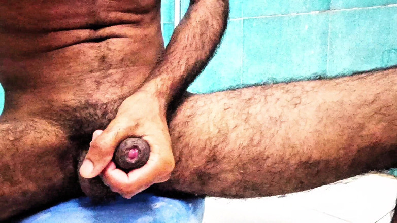 Brijesh 270: Tânără masturbează pula în baie