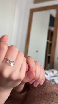 Amatérská teenagerka jezdí na péru a dostane ranní orgasmy