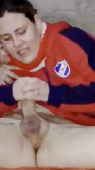 Naomi Simon: Huge Cum Load in the Mouth of Chubby MILF