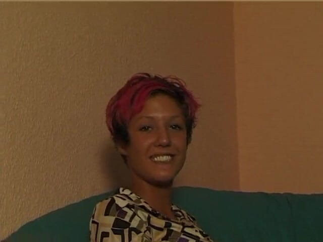 German Classic Porn videos: Sonja menunjukkan segi tiga emasnya