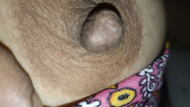 Catchybusty: Ze op haar bed met zijn stiefneef