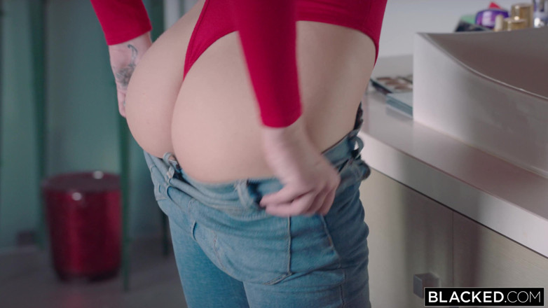 Blacked: Blacked non ha mai avuto un bbc e voleva trattarsi