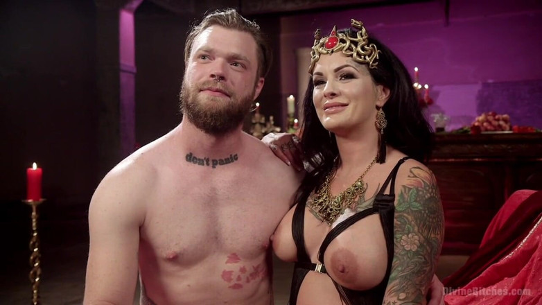 Divine Bitches by Kink: ¡Divina fertilidad!