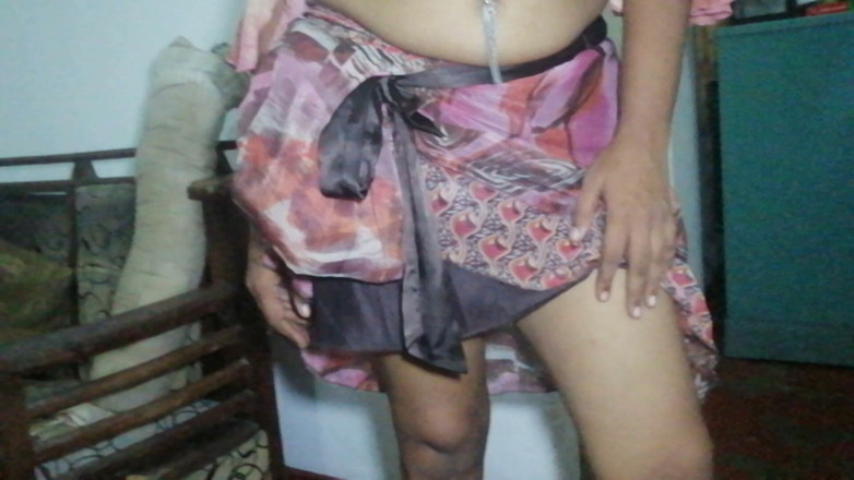 Tina Baby: Desi cameriera vestita con il vestito sexy della moglie e...