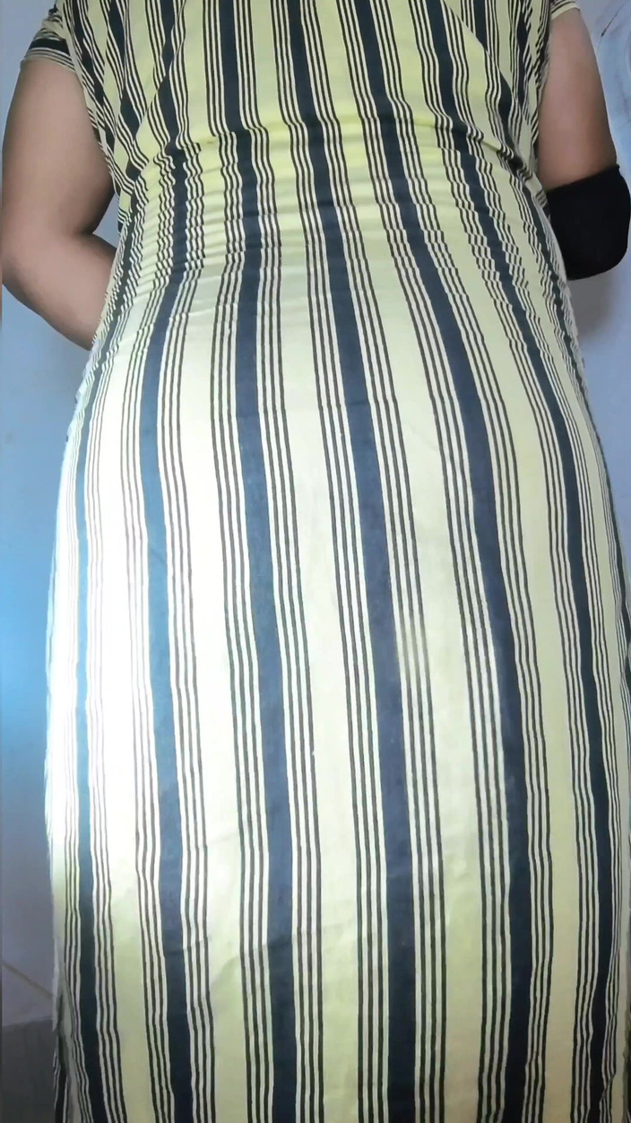 Bigdesidick2: Desi sissy arrapata in nighty