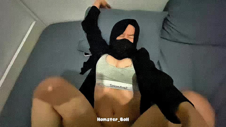 Hamster_Ball: 18+ヒジャブにインスパイアされた義理の妹の自家製セックス 誰もいない間に