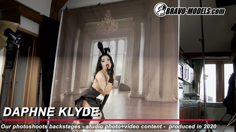 Bravo Models Media: 388 Servizio fotografico di dietro le quinte Daphne Klyde - Adulto