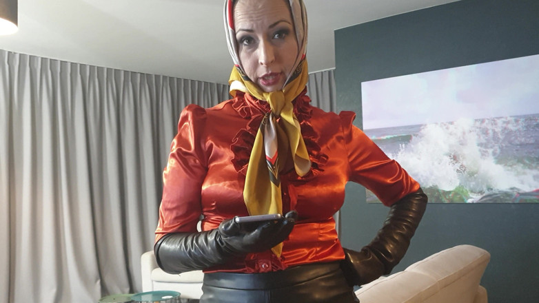 Wanilianna: A Lady in Stockings and Silky Headscarf