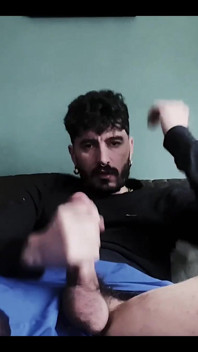 La vecchia. Ho notato il taglio di capelli?