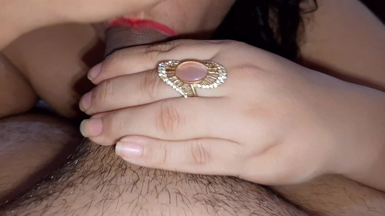 QueenbeautyQB: เมียอินเดีย Desi ทําให้ผัวสนุกกับนมใหญ่อย่างเต็มที่