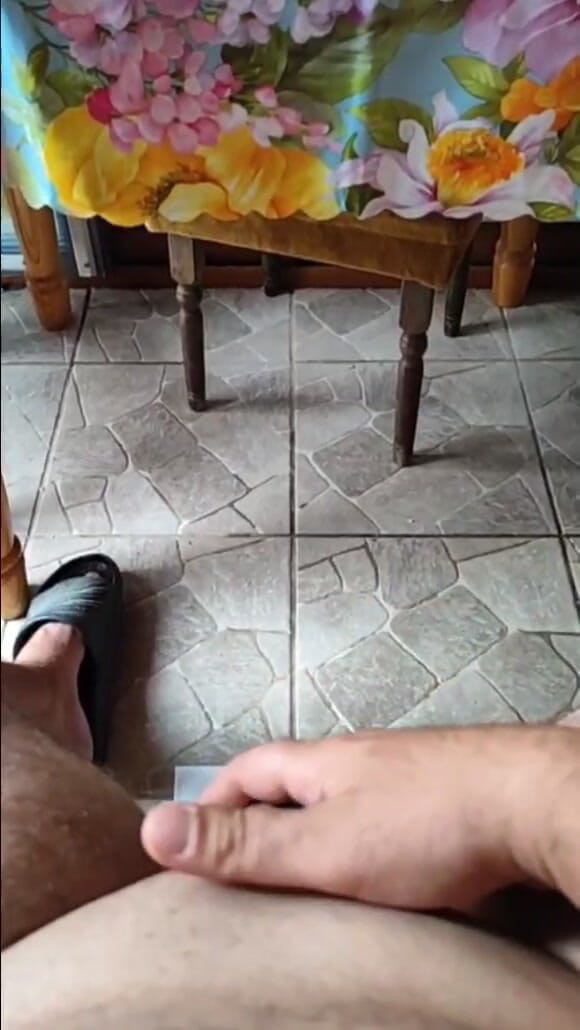 Z Z BG: Male Masturbating Home Alone