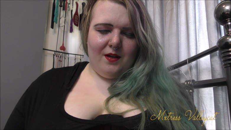 Mxtress Valleycat: Mesmerized into buying me boots