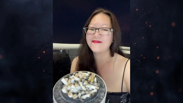 Smoking Asian: Darkside - cewek sange asia lagi asik menggigit memeknya, memekarkan filter...