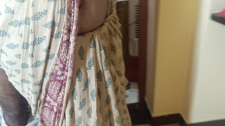 Pushpa studio: Manželské páry si užívají roleplay romantiku v domě kamaráda