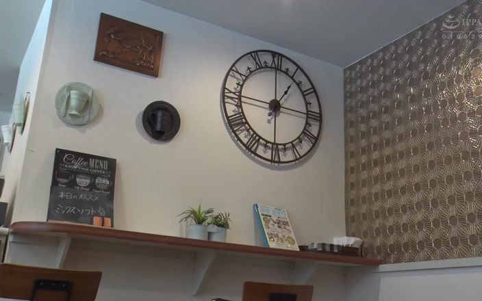 Strix: S’exhiber secrètement sans se faire remarquer, déclenchant la pantira palpitante
