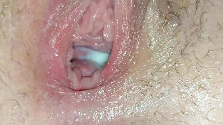 MaksDana33: Šukání kundičky s velkou lahví